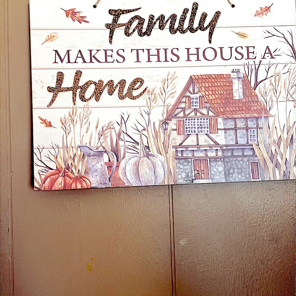 This would be perfect for your home. I’m selling it to get Christmas decorations